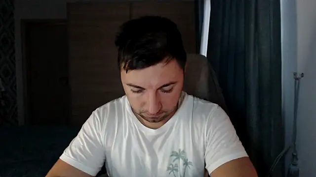 HankMalone Chat XXX live