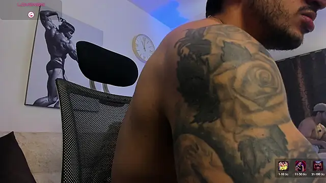LiamReigns_'s Live XXX Chat