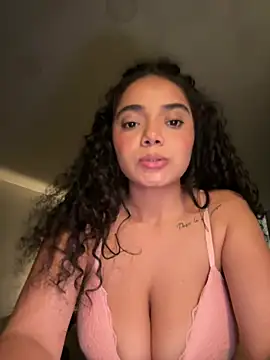 Chatroom XXX en direct de Curlyierr
