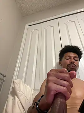 BigPrettyDick777 即時 XXX 聊天