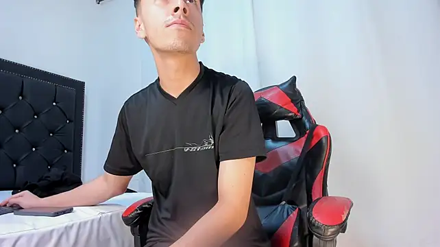 XXX chat uživo modela MaxLeons