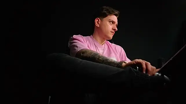 Chat XXX Live FelixStarkk