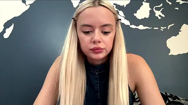 NakitaSavely's Live XXX Chat