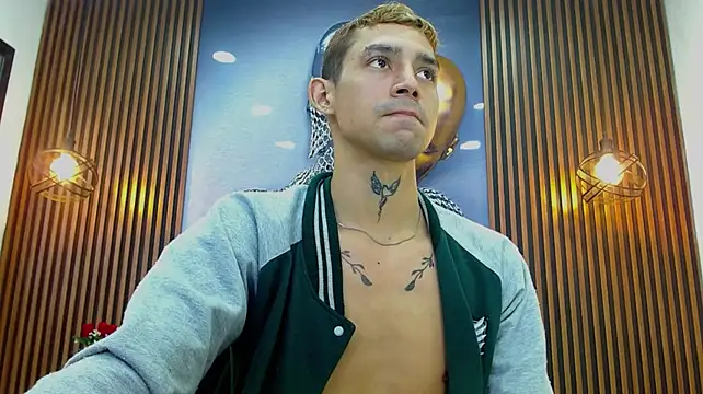 XXX chat uživo modela DarkHuntter