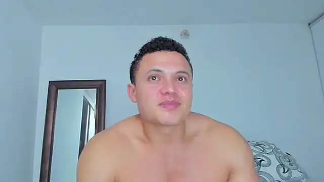 XXX chat uživo modela KingLevi01