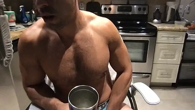 دردشة BigGuyMuscle الجنسية المباشرة