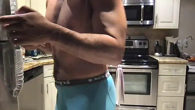 دردشة BigGuyMuscle الجنسية المباشرة