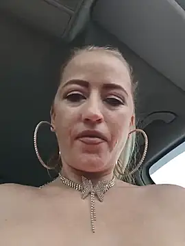 AlessiaBelliniのライブXXXチャット