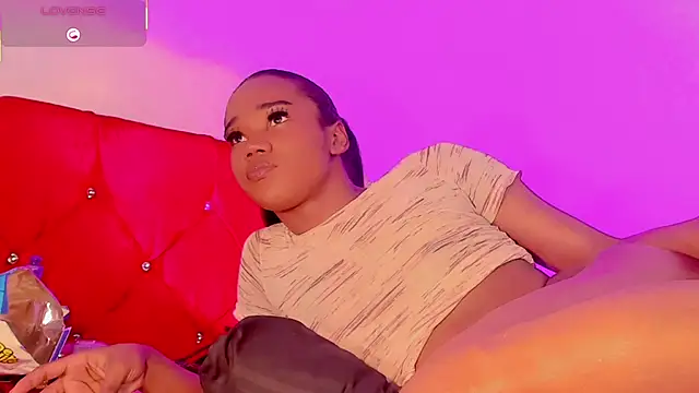 naomy__xx élő XXX-chatje