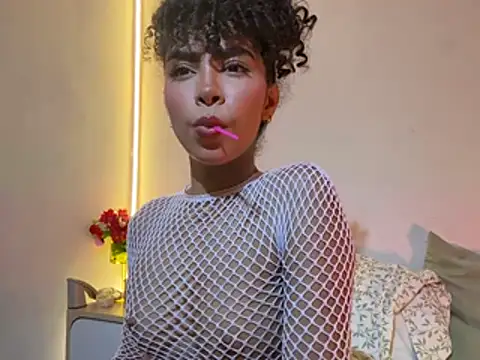 Chat +18 de TamaraMontielP ao vivo