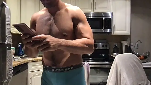BigGuyMuscle XXX чат на живо