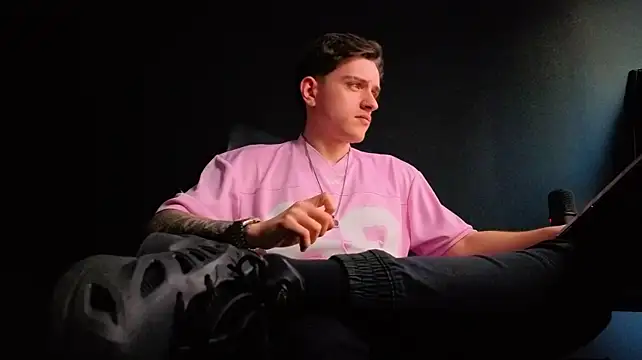 Онлайн чат XXX FelixStarkk