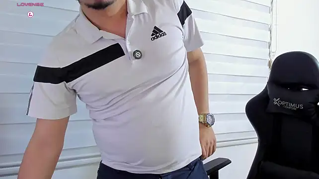 Chat +18 de Rick_Adams ao vivo