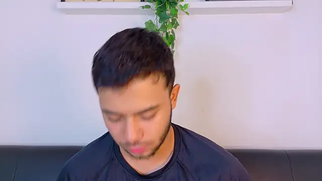 TylerWest_ Adlı Modelin Canlı XXX Sohbeti