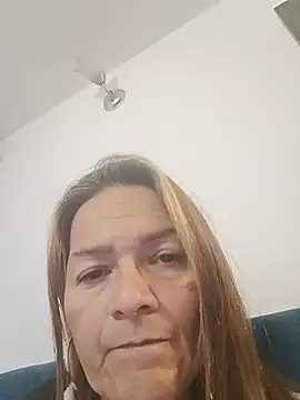 Dannial51 Adlı Modelin Canlı XXX Sohbeti