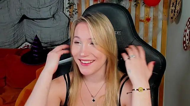 ElaraVoltage – Live XXX-chat