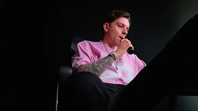 FelixStarkk 라이브 XXX 채팅
