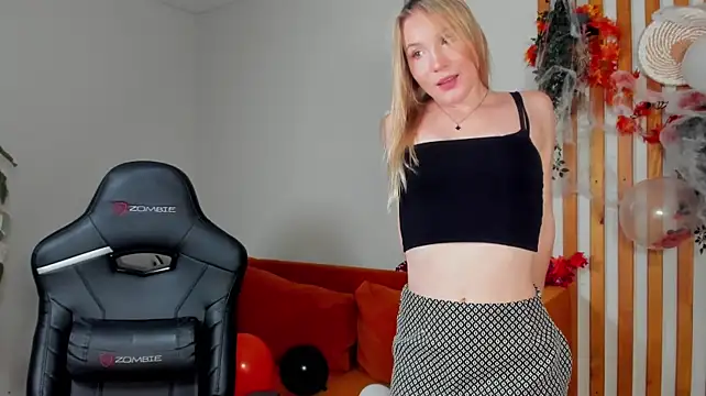 ElaraVoltage's Live XXX Chat