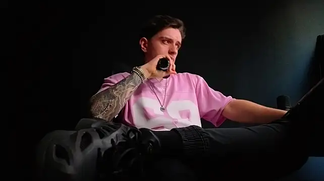FelixStarkk লাইভ XXX চ্যাট