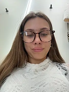 Chatroom XXX en direct de Jucie_Boom