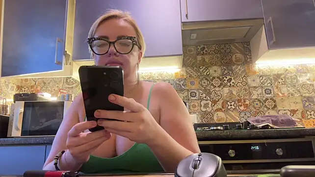 Oksi494's Live XXX Chat