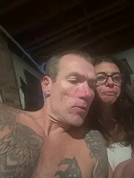 XXX chat uživo modela dapowercouple