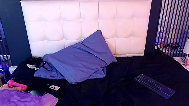HonneyDemoni's Live XXX Chat
