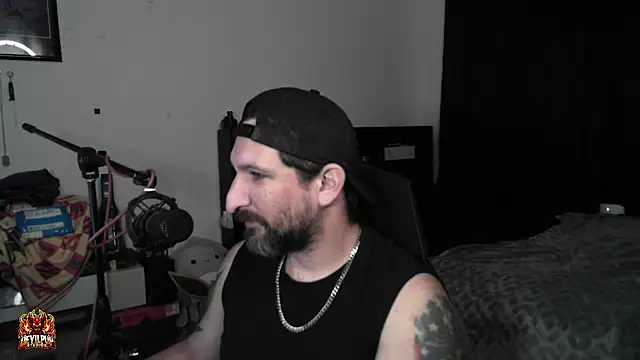 DevilPup75_ live XXX chat