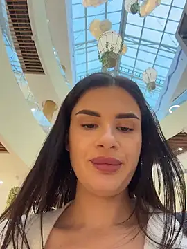 Chat +18 de MiraReach ao vivo