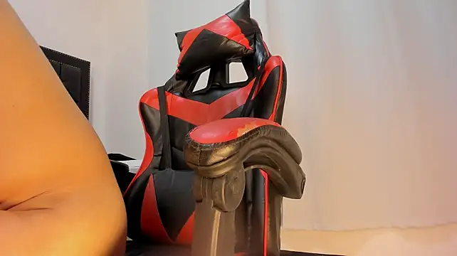 MaxLeons Шоу с уебкамера