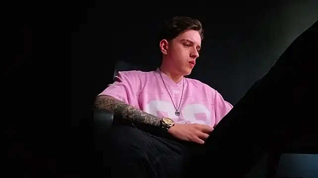 Czat XXX na żywo – FelixStarkk