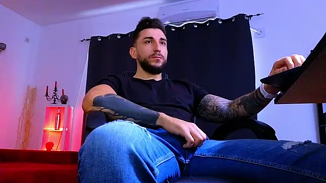 MightyAaron66 – Live XXX-chat