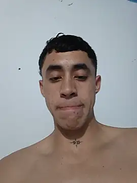 Cris-h live XXX chat