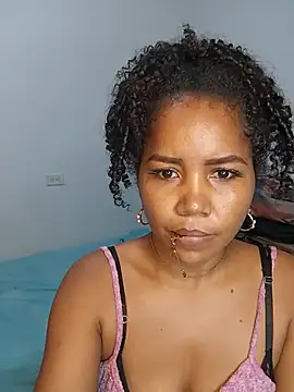 Chat +18 de Perla_Guzman ao vivo