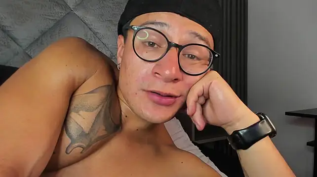 Chat XXX ao vivo de Hassbyd