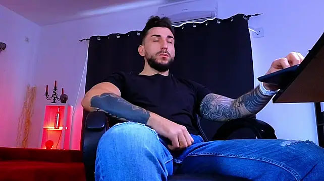 Онлайн чат XXX MightyAaron66