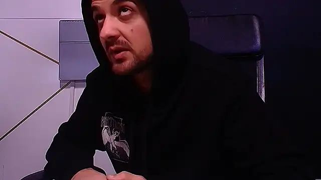 XXX chat uživo modela JamesMyerss
