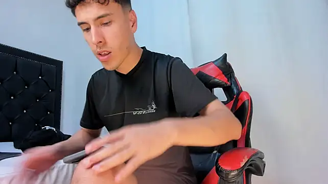 MaxLeons 网络视讯表演