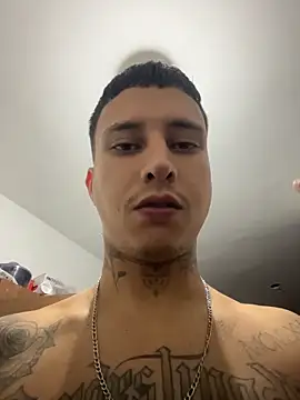 Chat +18 de Ttinho ao vivo