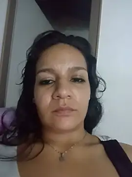 Luna_petite69 Adlı Modelin Canlı XXX Sohbeti