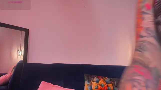 _mykinkydoll_'s Live XXX Chat