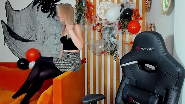 Chat +18 de ElaraVoltage ao vivo