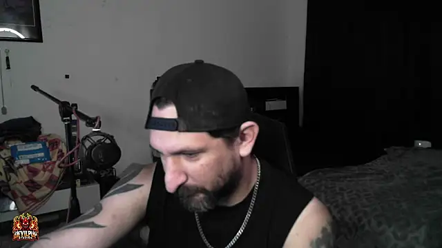 DevilPup75_ live XXX chat