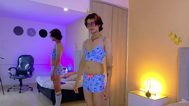 Derek_Sinn Chat XXX in diretta