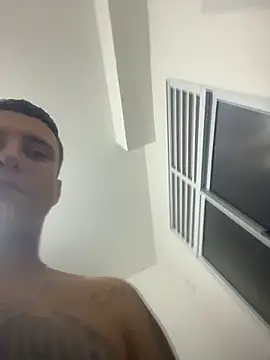 Ttinho Live XXX-chat