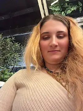 Chat +18 de AdelRich ao vivo