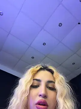 AstridJade 即時 XXX 聊天