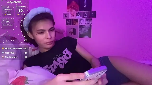แชท XXX สดของ urtwinkbrixz