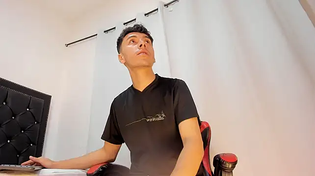 MaxLeons 网络视讯表演