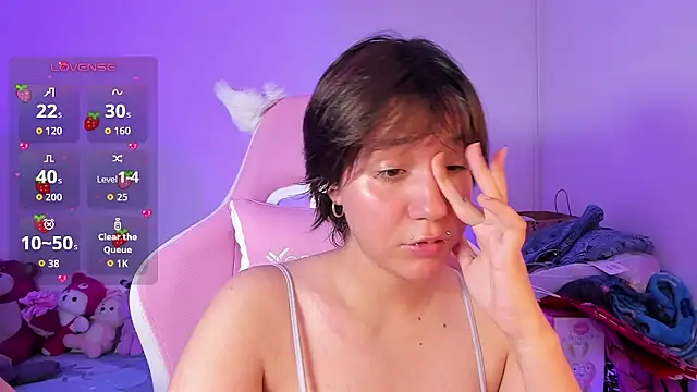 Tsuki_Maru élő XXX-chatje